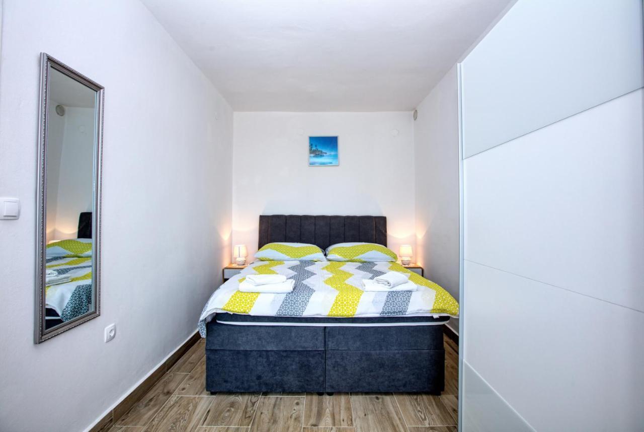 Apartment Tisno 5130C Екстер'єр фото